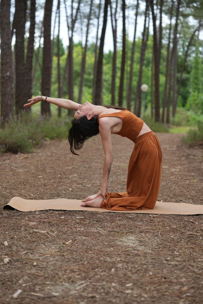 Posture Ardha Ustrasana (demi chameau)